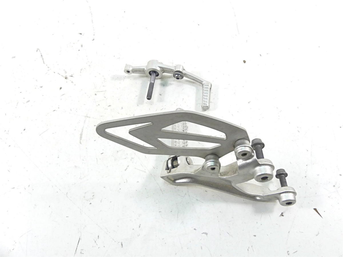 2018 BMW S1000RR K46 Left Foot Peg Set & Shifter Shift Lever 46717728307 {{ shop.shopifyCountryName }} - Mototech271