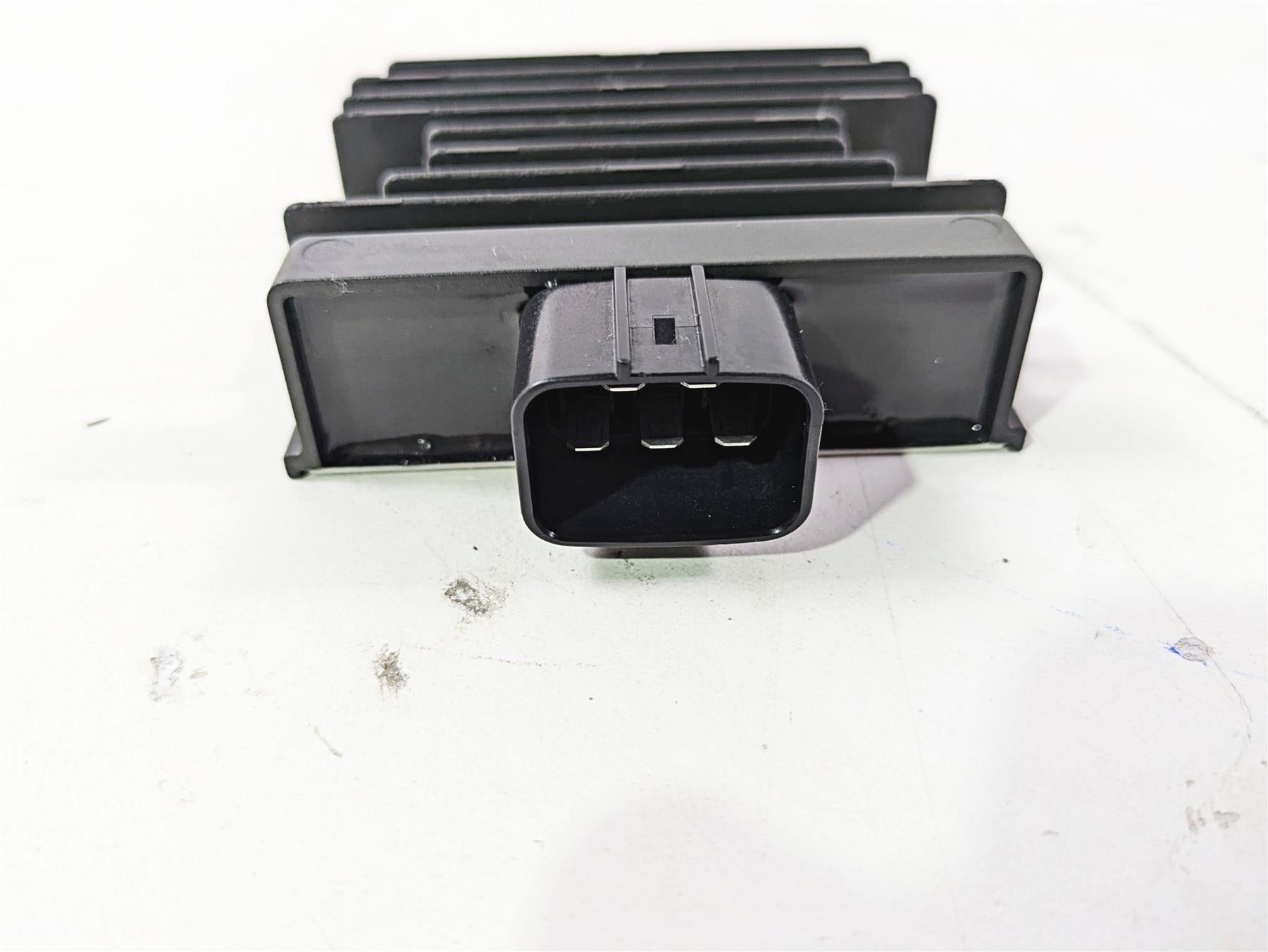 2022 Kawasaki ZR900RS Cafe Rectifier Voltage Regulator SH868BA 21066-0760 {{ shop.shopifyCountryName }} - Mototech271