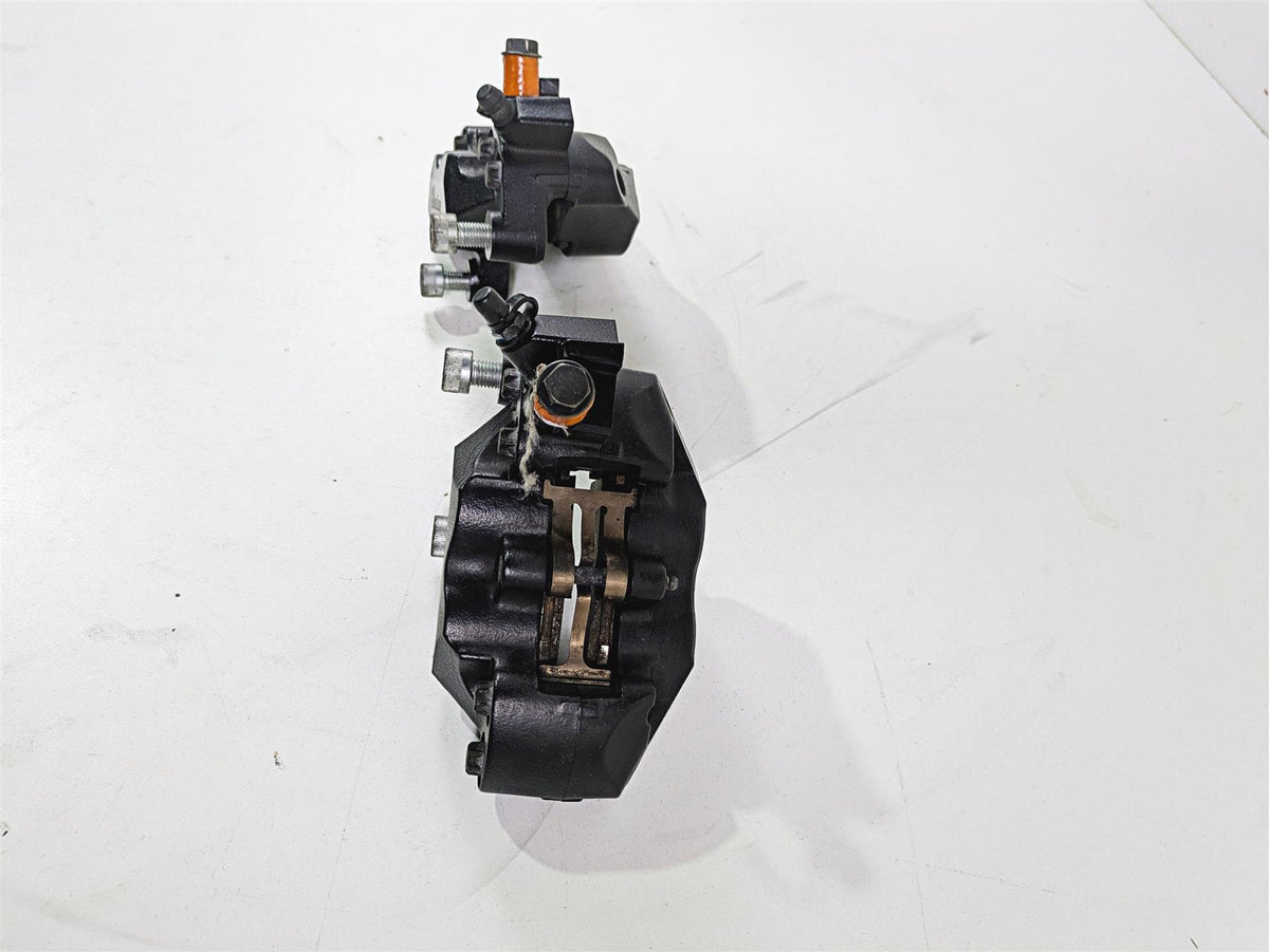 2017 Indian Chieftain Limited Front Brake Caliper Set 1912390 1912391 {{ shop.shopifyCountryName }} - Mototech271