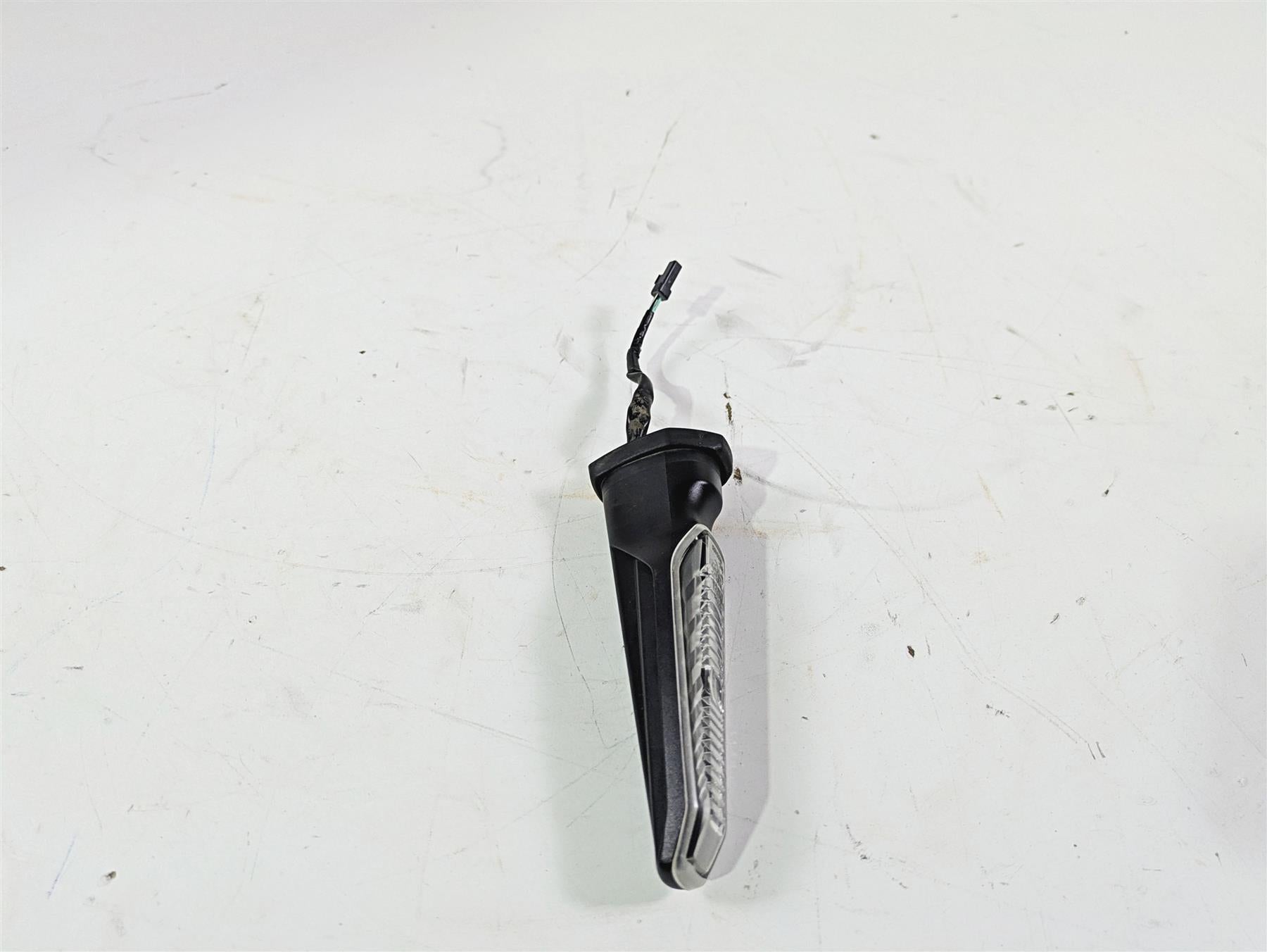 2020 Suzuki V-Strom 1050 XT Right Front Turn Signal Blinker 35601-06L00 {{ shop.shopifyCountryName }} - Mototech271
