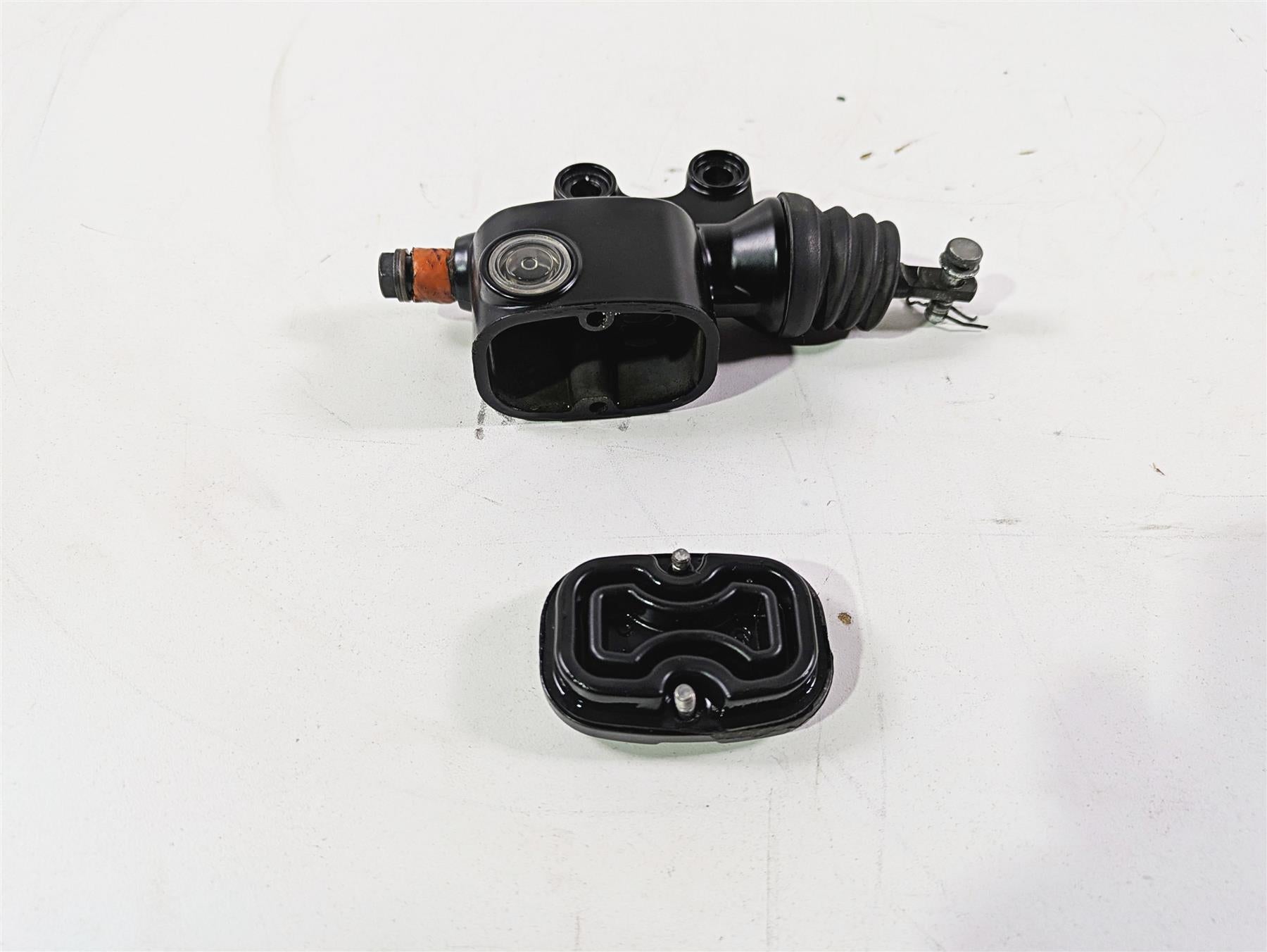 2009 Harley Touring FLHX Street Glide Brembo Rear Brake Master Cylinder 41763-08 {{ shop.shopifyCountryName }} - Mototech271