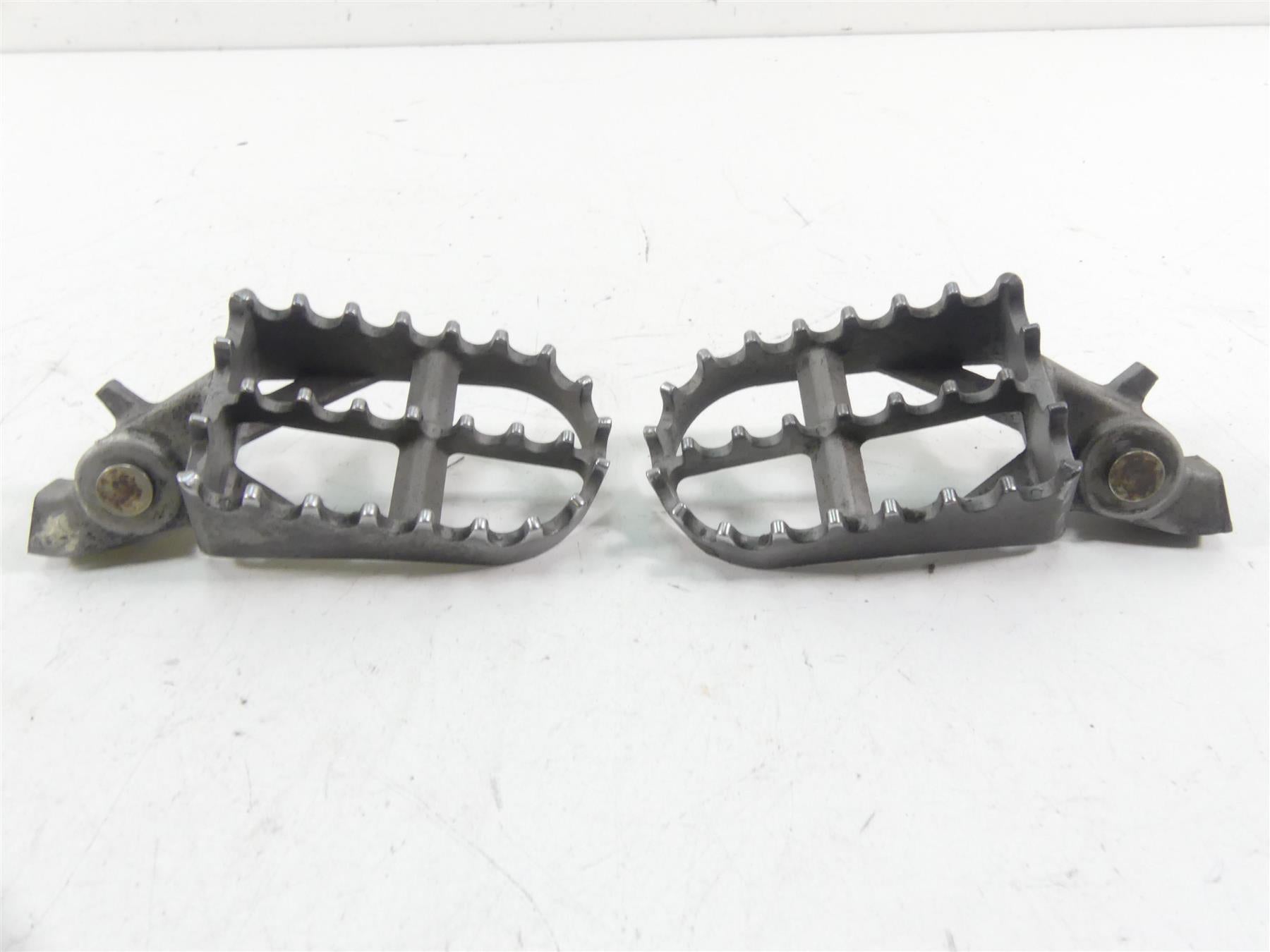 2012 BMW R1200 GS K255 Adventure Front Footpeg Foot Peg Rest Set 46717694557 {{ shop.shopifyCountryName }} - Mototech271