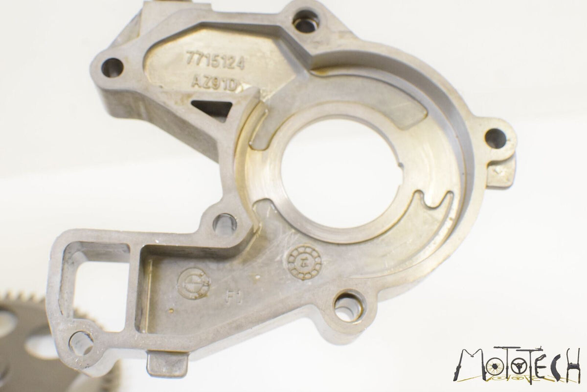 2015 BMW R nineT nine T K21 Oil Pump Assembly 11317710843 {{ shop.shopifyCountryName }} - Mototech271
