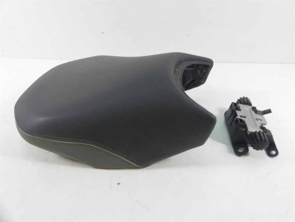 2014 BMW R1200GS K50 Front Rider Driver Saddle Seat + Mounting 52538532736 {{ shop.shopifyCountryName }} - Mototech271