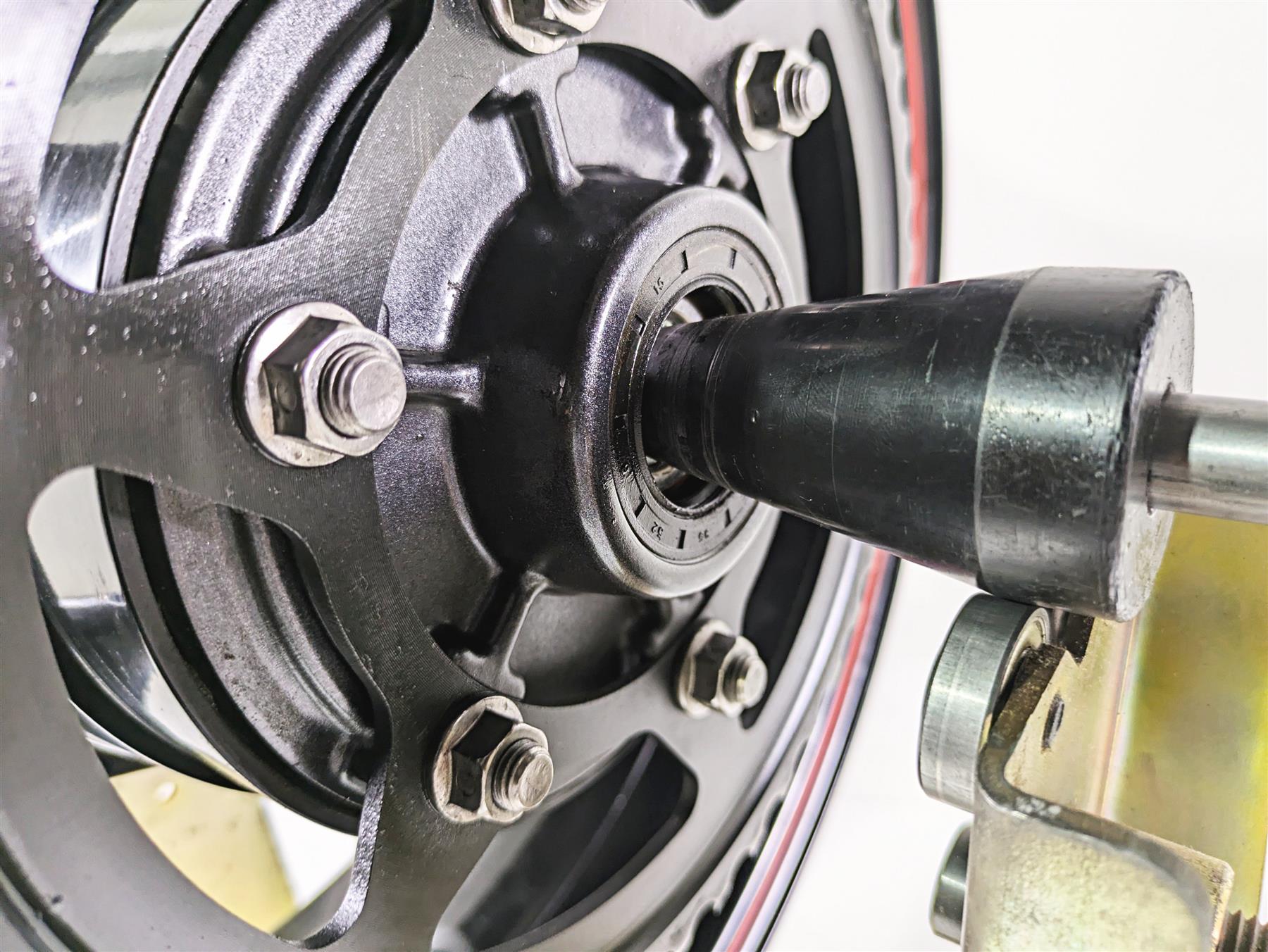 2020 Triumph Daytona 765 Moto2 Rear Wheel Rim 17x 5.5 Ding T2010677 {{ shop.shopifyCountryName }} - Mototech271
