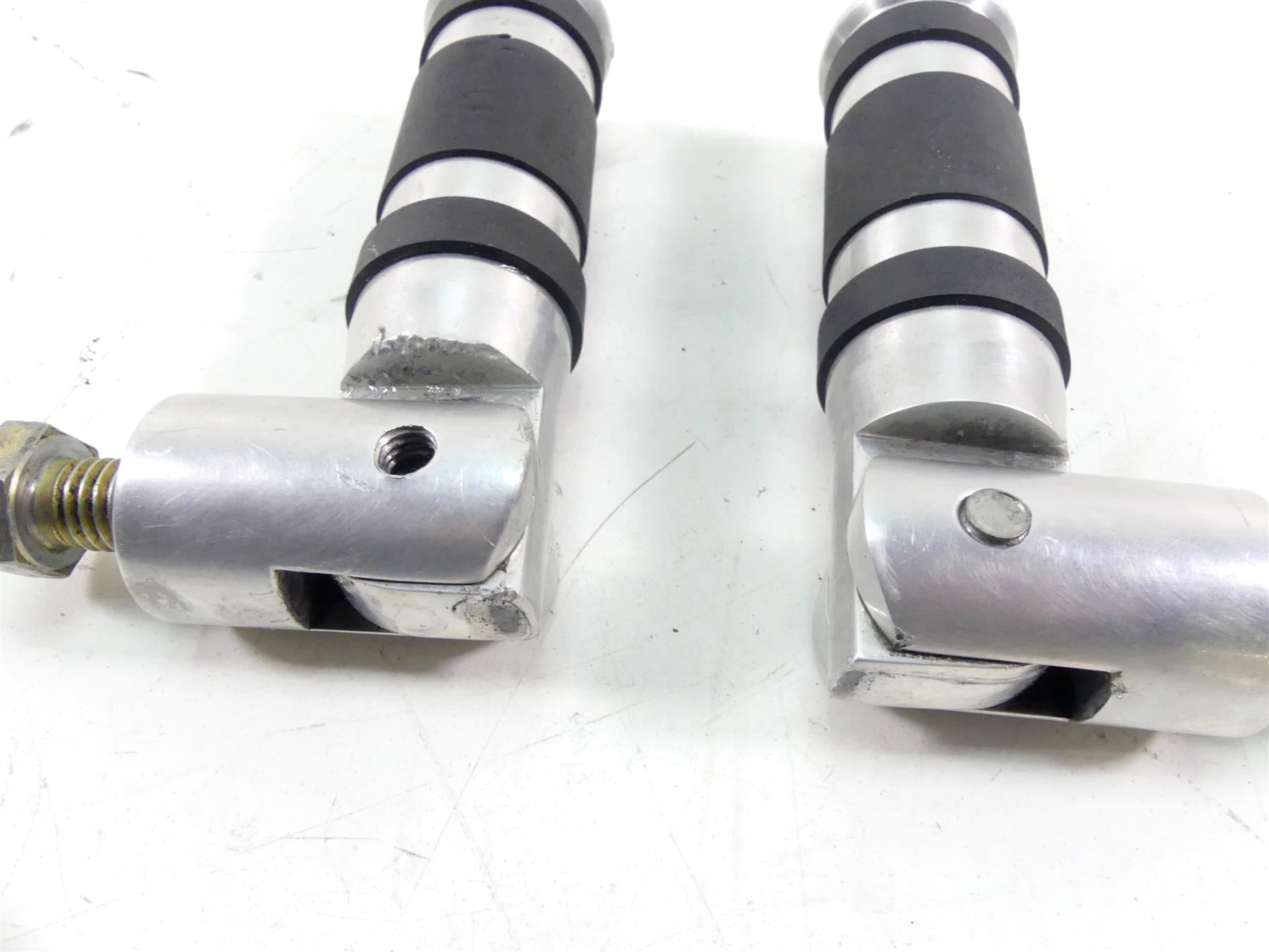 2017 Harley Softail FXSB Breakout Rear Aluminum Passenger Footpeg Set 50943-05A {{ shop.shopifyCountryName }} - Mototech271