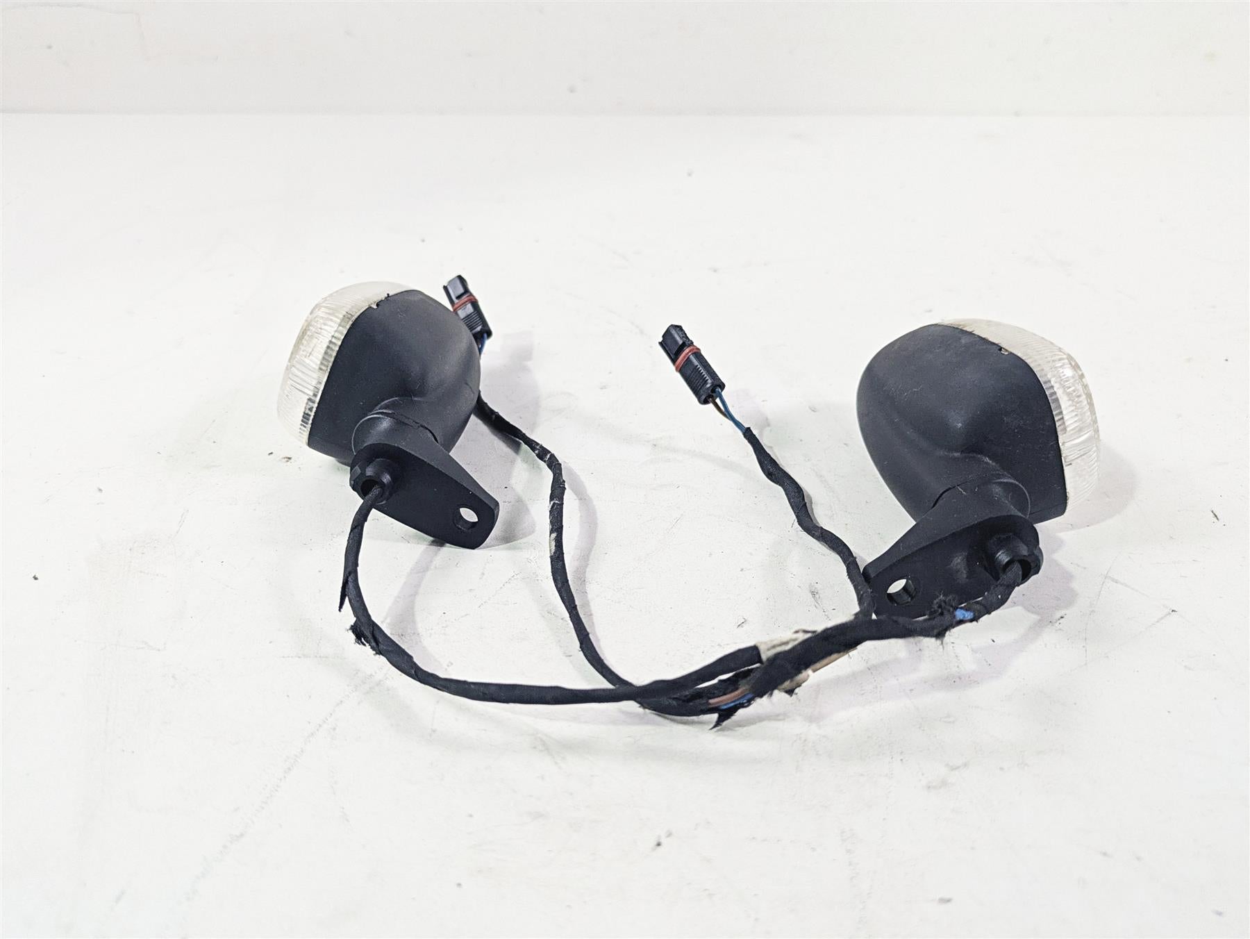 2010 BMW R1200GS K25 Rear Binker Turn Signal Set - Read 63137667771 {{ shop.shopifyCountryName }} - Mototech271