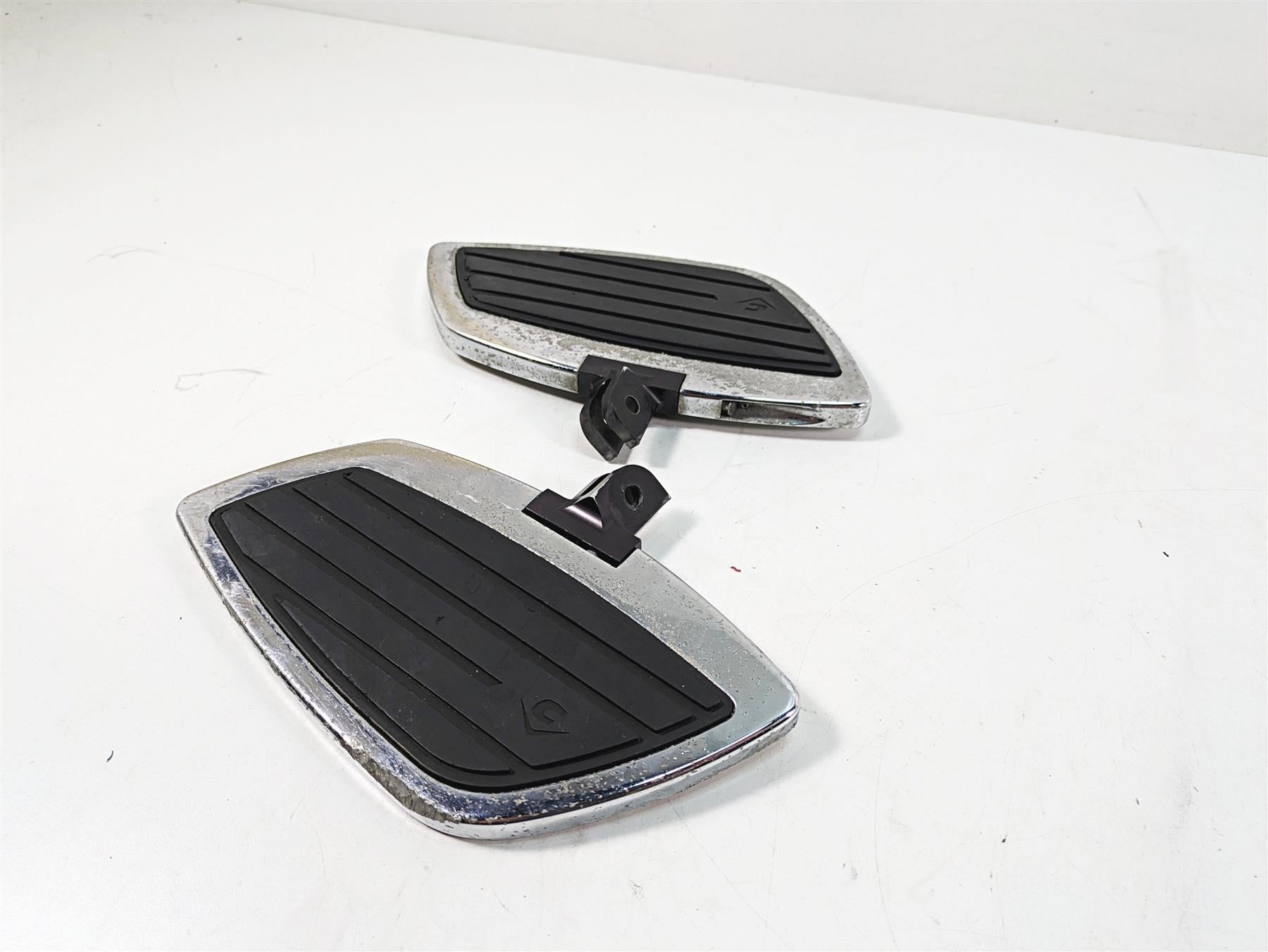 2009 Yamaha XV1900 Raider Front Rider Left Right Cobra Floor Board Set 863952 {{ shop.shopifyCountryName }} - Mototech271