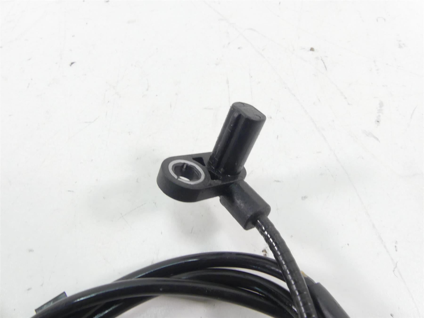 2017 Triumph Thruxton 1200R Front Abs Brake Wheel Speed Sensor T2021672 {{ shop.shopifyCountryName }} - Mototech271