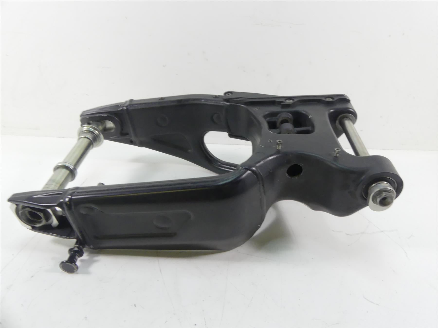 2006 Ducati 999 Biposto Rear Swingarm Swing Arm + 30mm Axle 37010442A {{ shop.shopifyCountryName }} - Mototech271