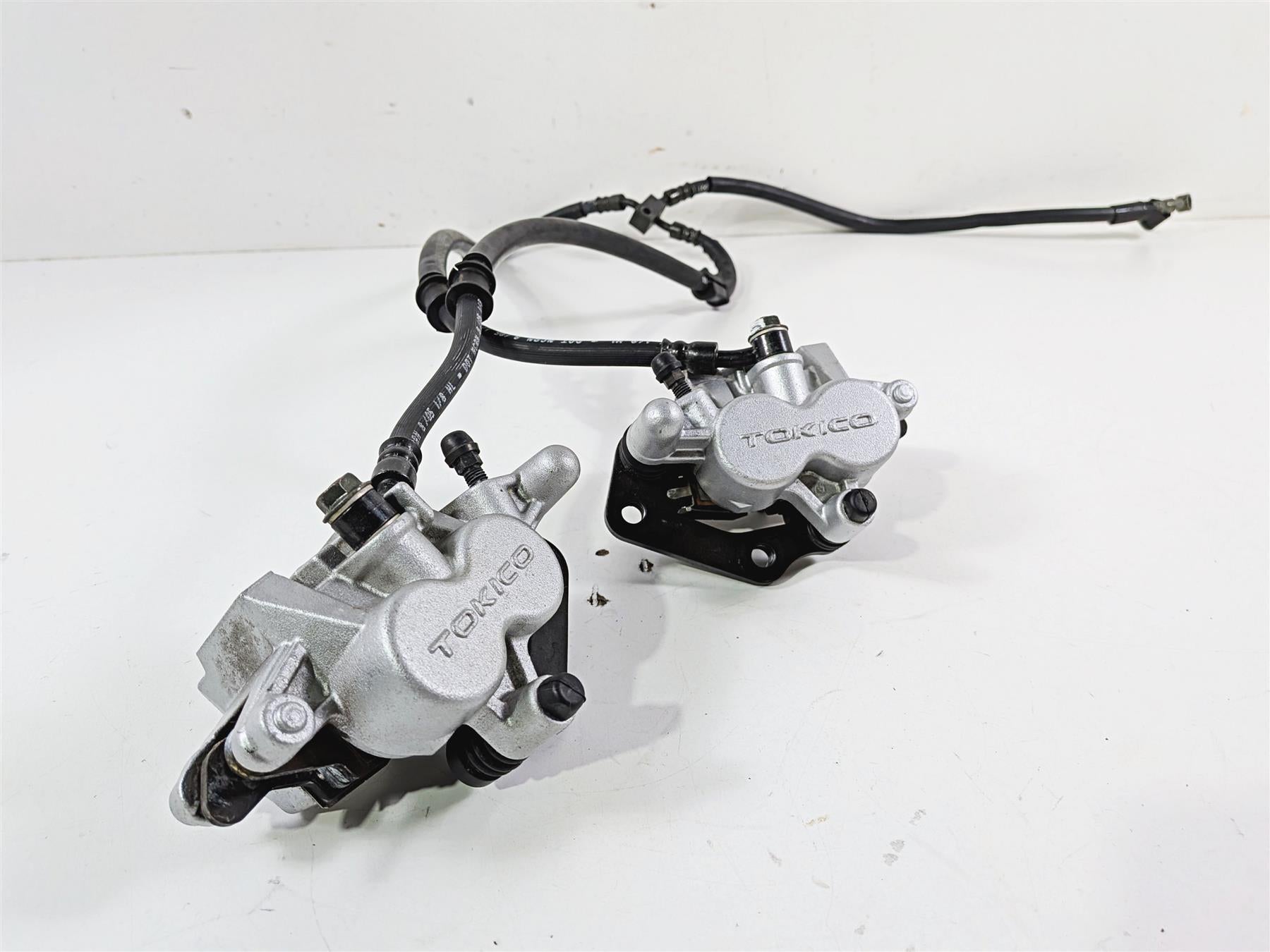 2006 Suzuki C90 VL1500T Boulevard Tokico Front Brake Caliper Set 59100-33DD0-999 {{ shop.shopifyCountryName }} - Mototech271