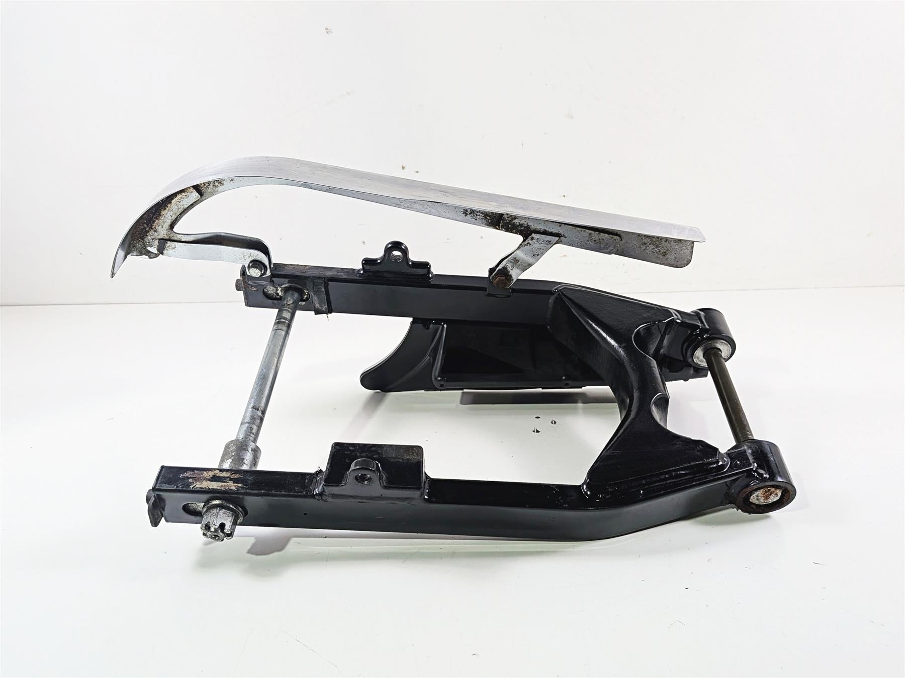 1998 Harley Dyna FXDL Low Rider Swingarm & Belt Guards 47820-90A {{ shop.shopifyCountryName }} - Mototech271