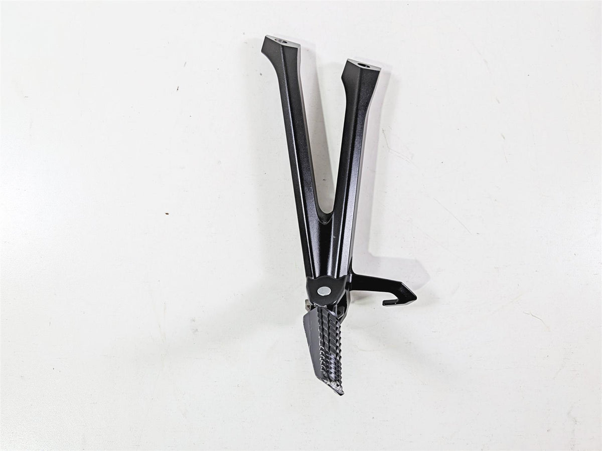 2024 Suzuki GSXR 600 Left Rear Passenger Footpeg Foot Peg Rest Set 43700-14J30 {{ shop.shopifyCountryName }} - Mototech271