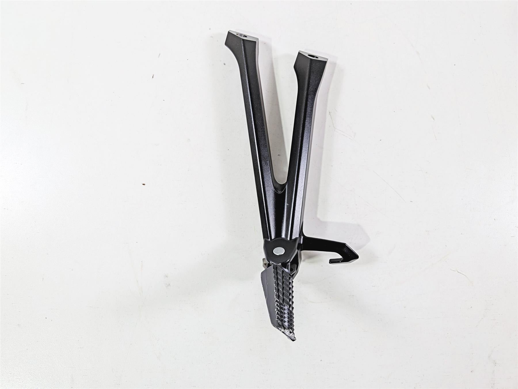 2024 Suzuki GSXR 600 Left Rear Passenger Footpeg Foot Peg Rest Set 43700-14J30 {{ shop.shopifyCountryName }} - Mototech271