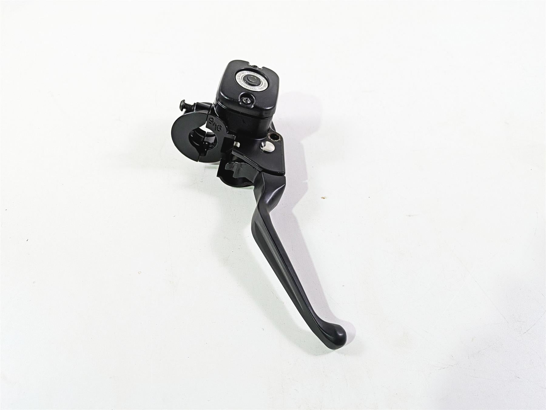 2017 Harley Dyna FXDB Street Bob Front Brake Master Cylinder 9/16" 45029-11D {{ shop.shopifyCountryName }} - Mototech271