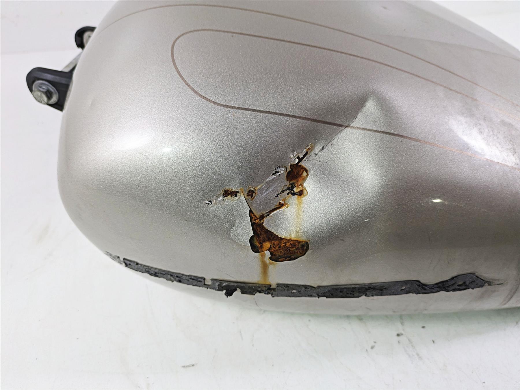 2018 Harley FXBR Softail Breakout Fuel Gas Petrol Tank - Dented 61000673 {{ shop.shopifyCountryName }} - Mototech271