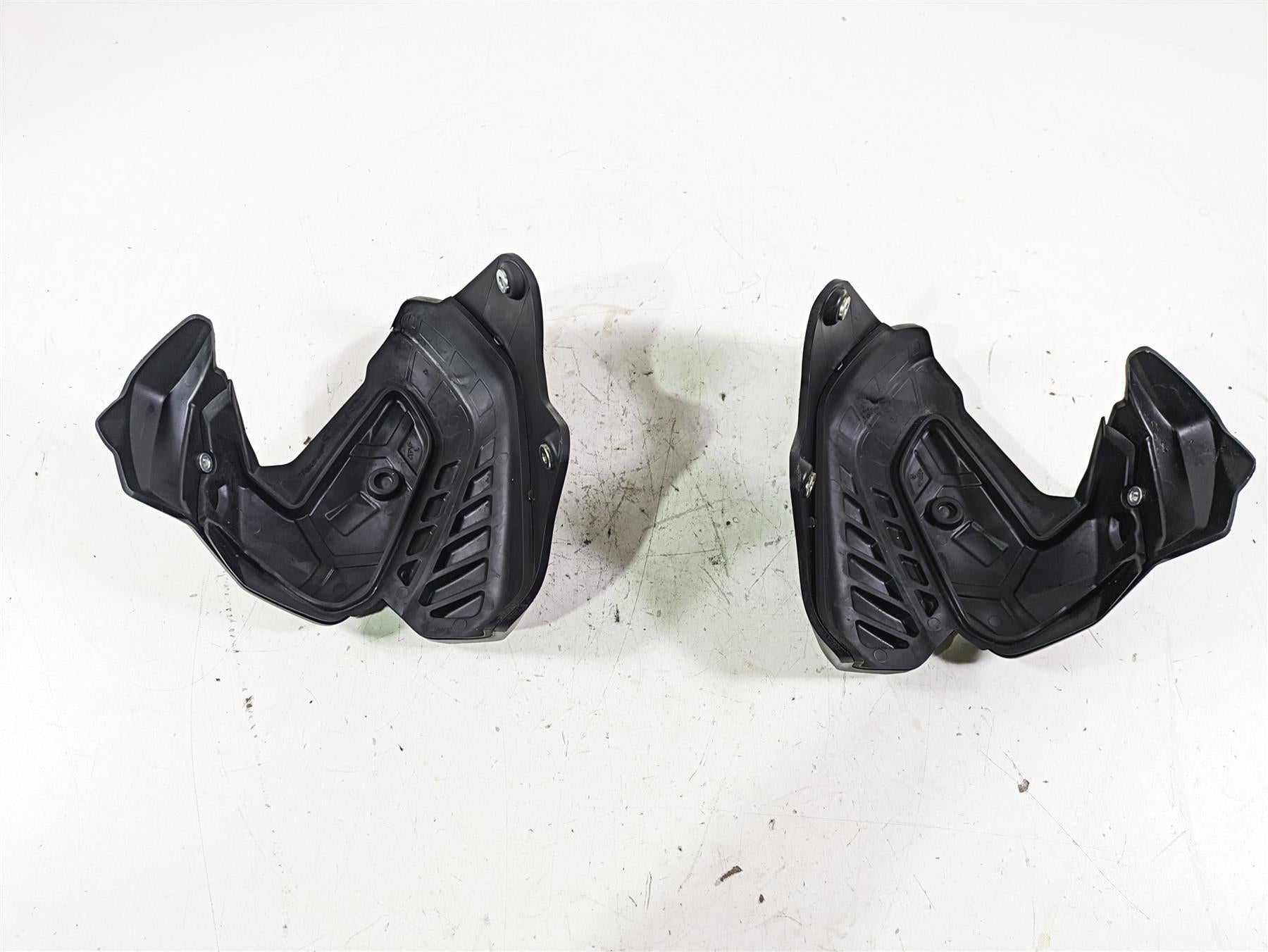 2022 BMW R1250 RT K052 Spark Plug Cover Guard Set 11128394385 {{ shop.shopifyCountryName }} - Mototech271