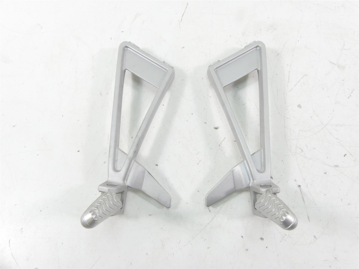 2021 Aprilia RS 660 Rear Passenger Footpeg Foot Peg Rest Set 2B005206 2B005205 {{ shop.shopifyCountryName }} - Mototech271