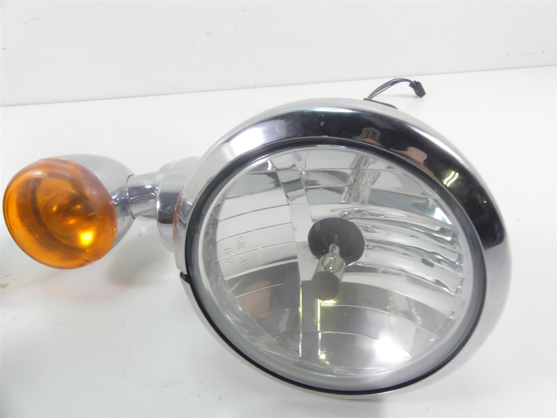2010 Harley Touring FLHX Street Glide Front Blinker Spot Light Set 69548-06 {{ shop.shopifyCountryName }} - Mototech271