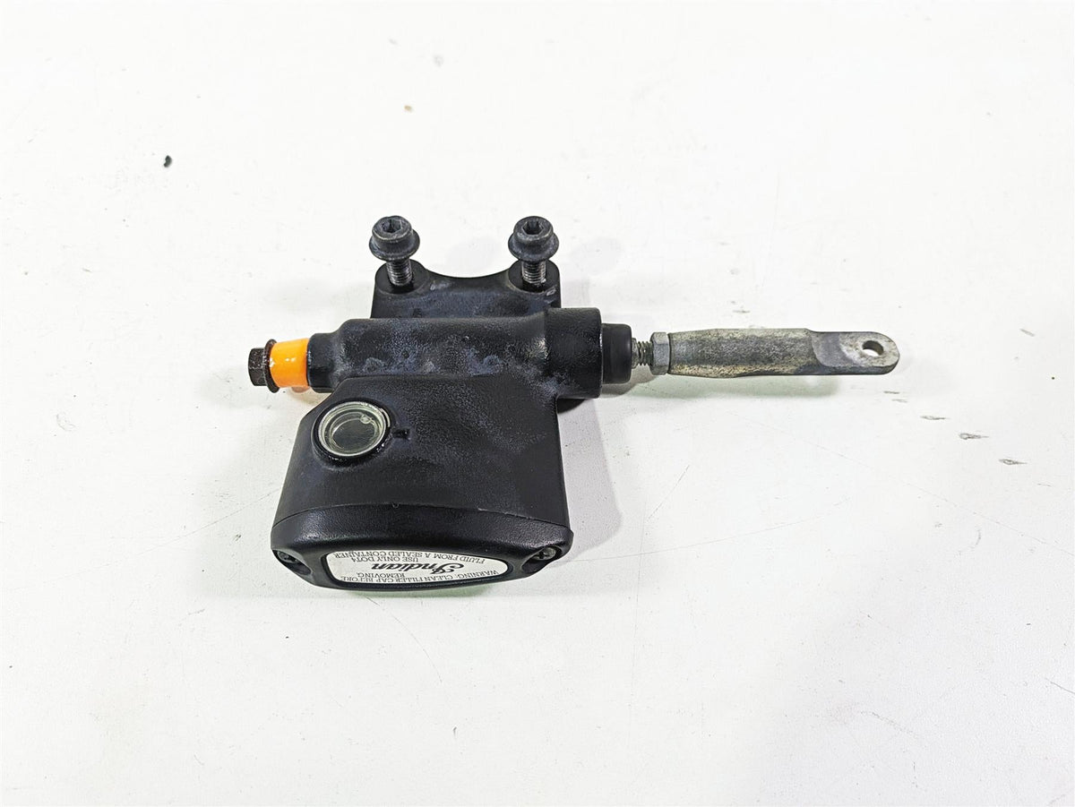 2018 Indian Chieftain Dark Horse Rear Brake Master Cylinder 5/8" 1912864 {{ shop.shopifyCountryName }} - Mototech271