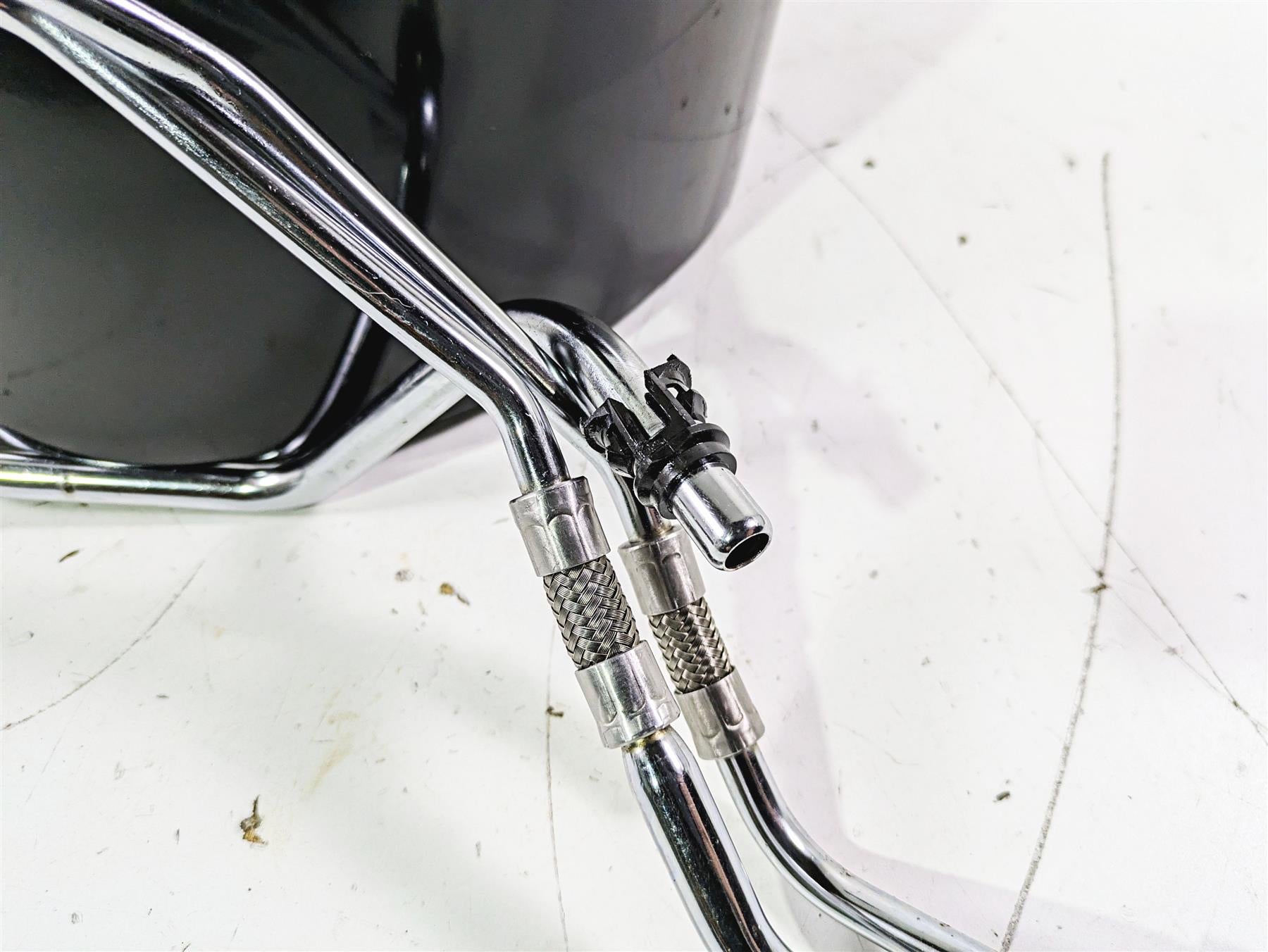 2005 Harley Softail FLSTSCI Heritage Springer Oil Tank Reservoir Hoses 62492-00B {{ shop.shopifyCountryName }} - Mototech271