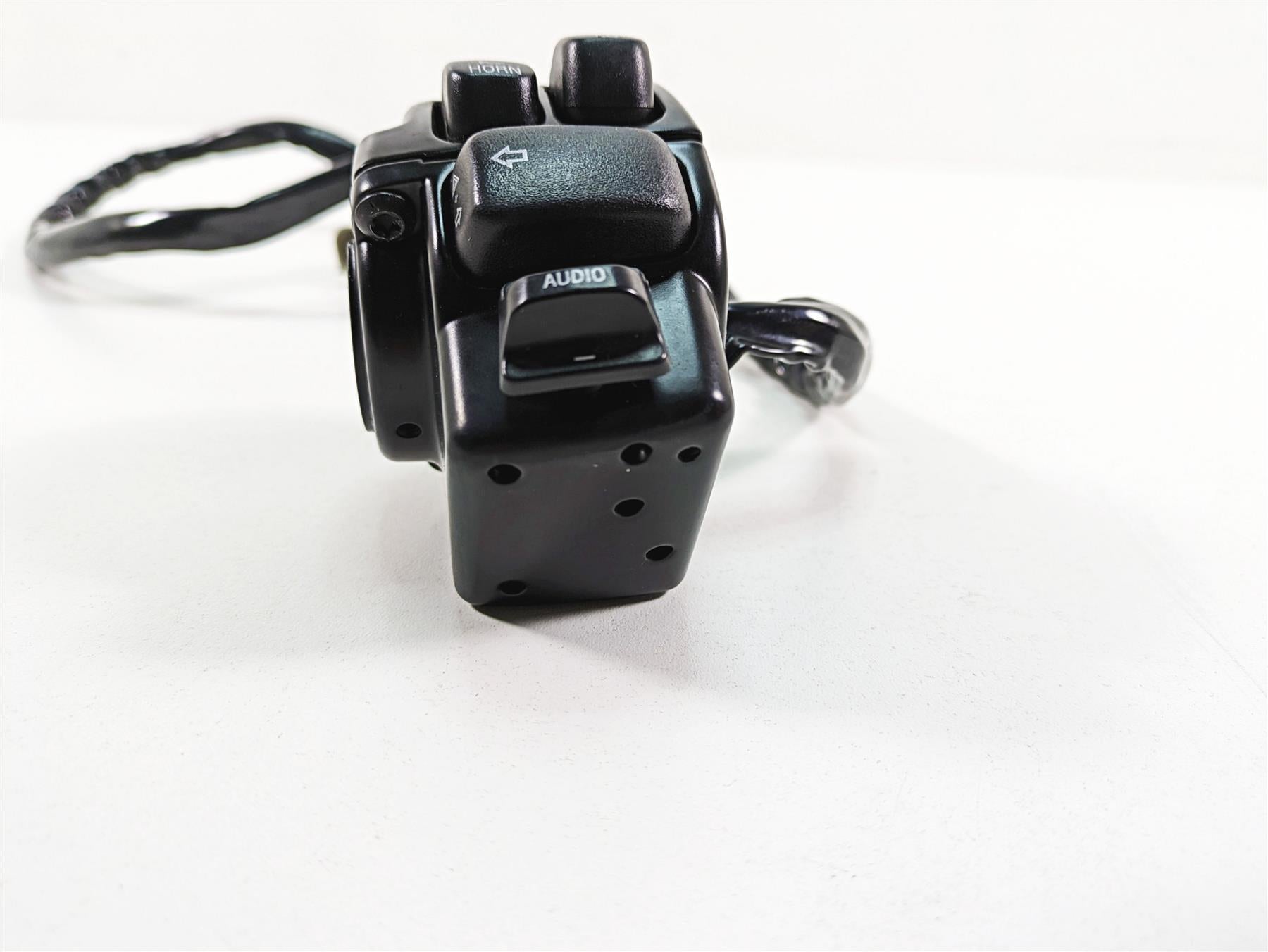 2013 Harley Touring FLHX Street Glide Left Hand Control Switch 71682-06A - Read {{ shop.shopifyCountryName }} - Mototech271