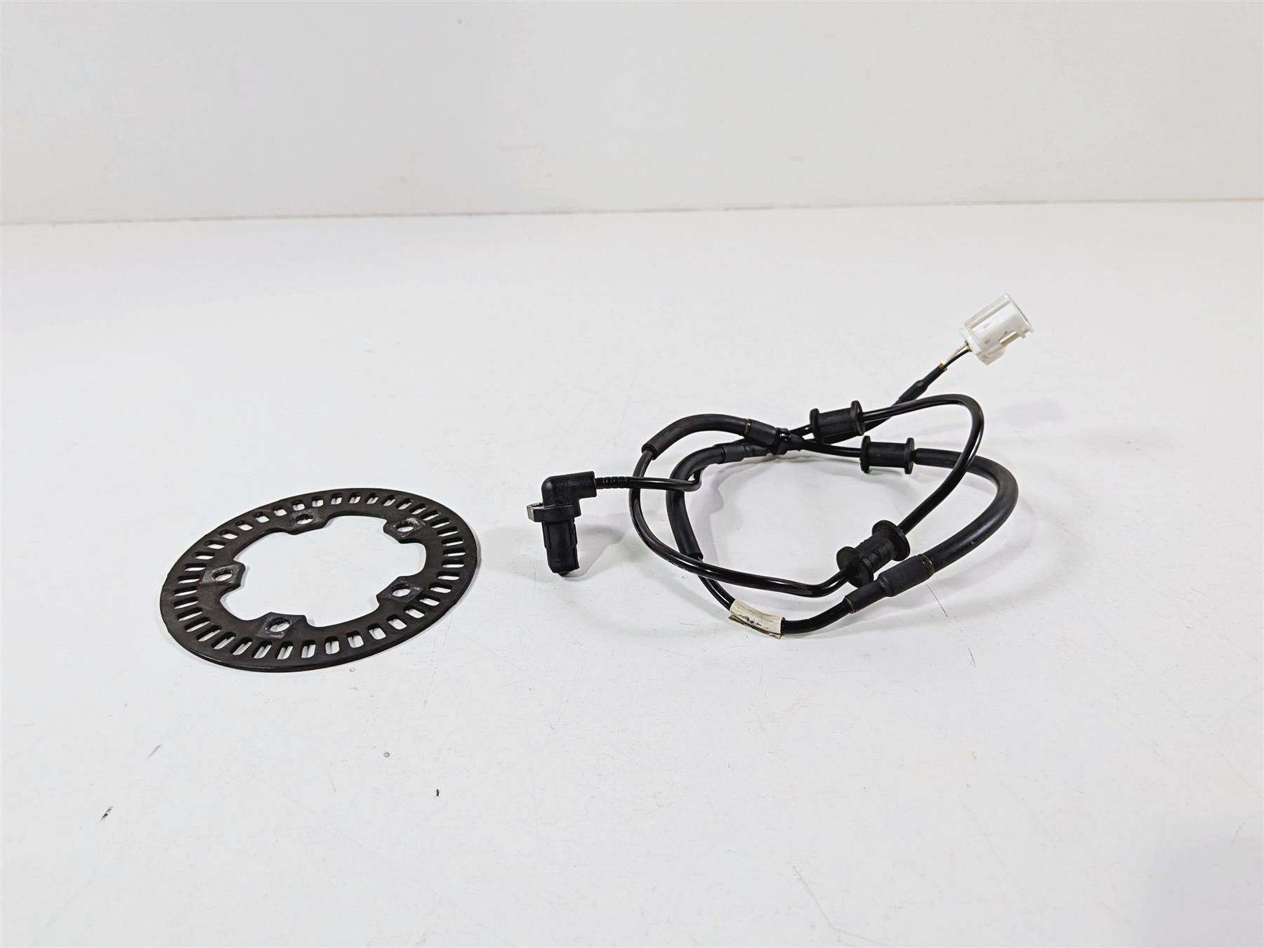 2016 Yamaha YZF R1 RN32 Rear Abs Brake Wheel Speed Sensor 2CR-85980-00-00 {{ shop.shopifyCountryName }} - Mototech271