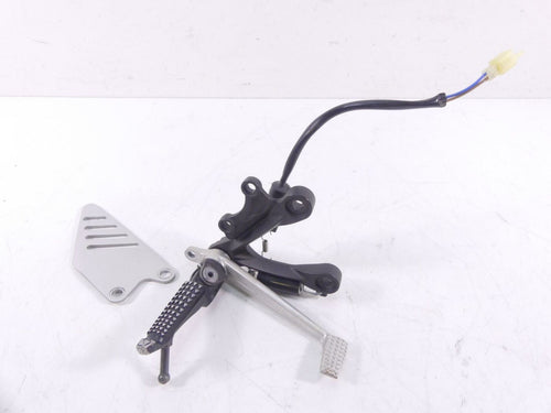 2017 Kawasaki ZX636 ZX6R Ninja Right Rider Foot Peg Brake Pedal Set 35063-0590-1 | Mototech271