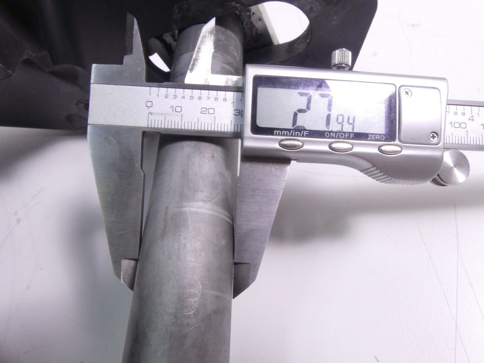 2012 BMW S1000RR K46 Swingarm Swing Arm Rear Suspension + 28mm Axle 33177715294 {{ shop.shopifyCountryName }} - Mototech271
