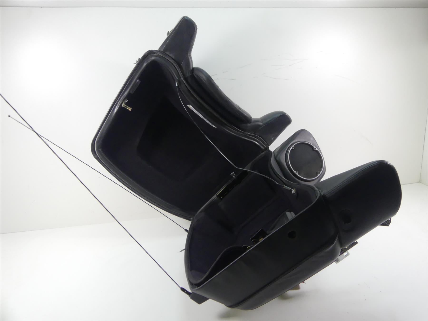 2007 Harley FLHTCU SE CVO Electra Glide Rear Trunk Luggage Box - Read 79127-06 {{ shop.shopifyCountryName }} - Mototech271