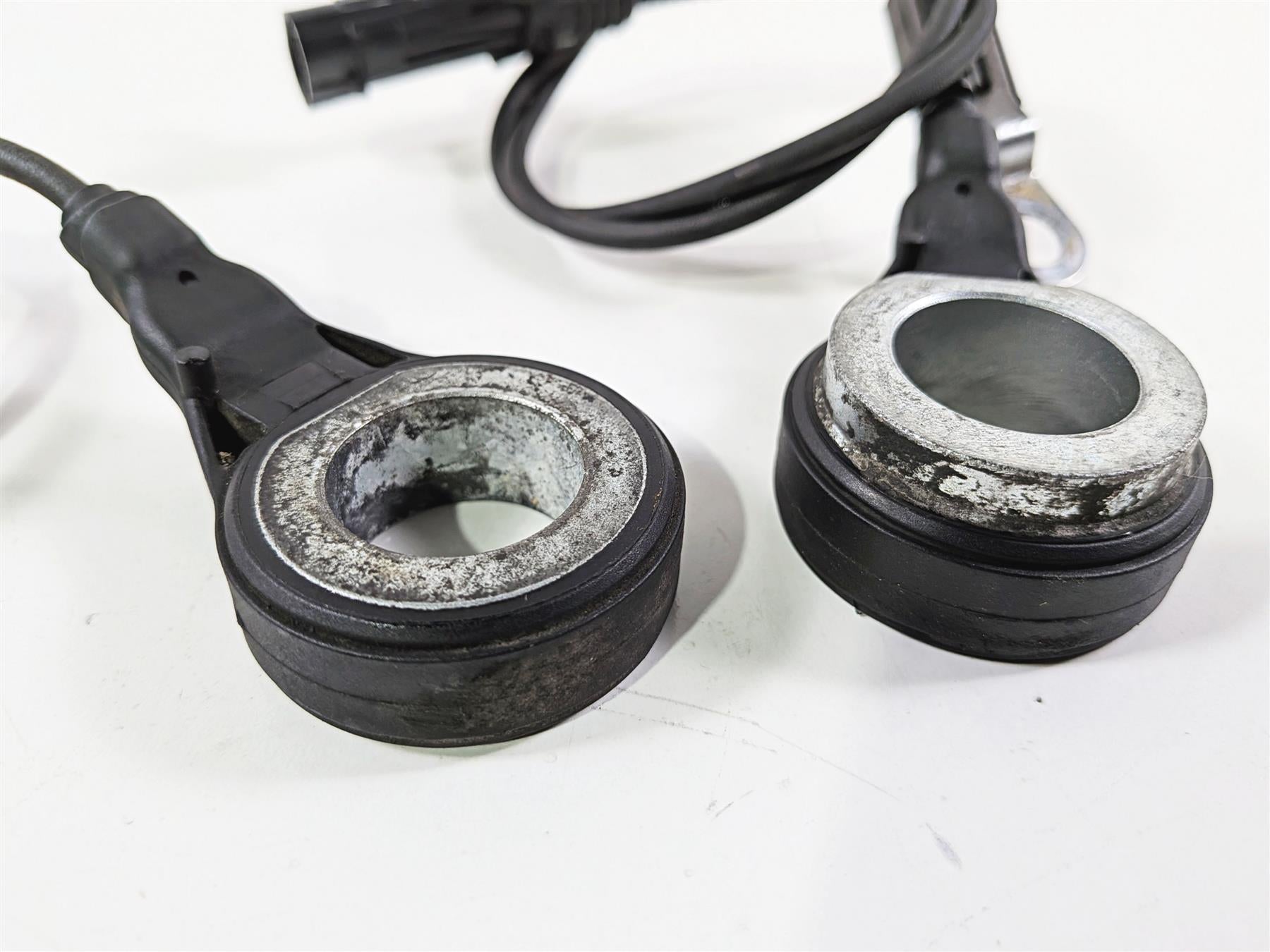 2011 Harley Touring FLHTCU CVO Electra Glide Abs Wheel Sensor Set 40614-08-Mototech271