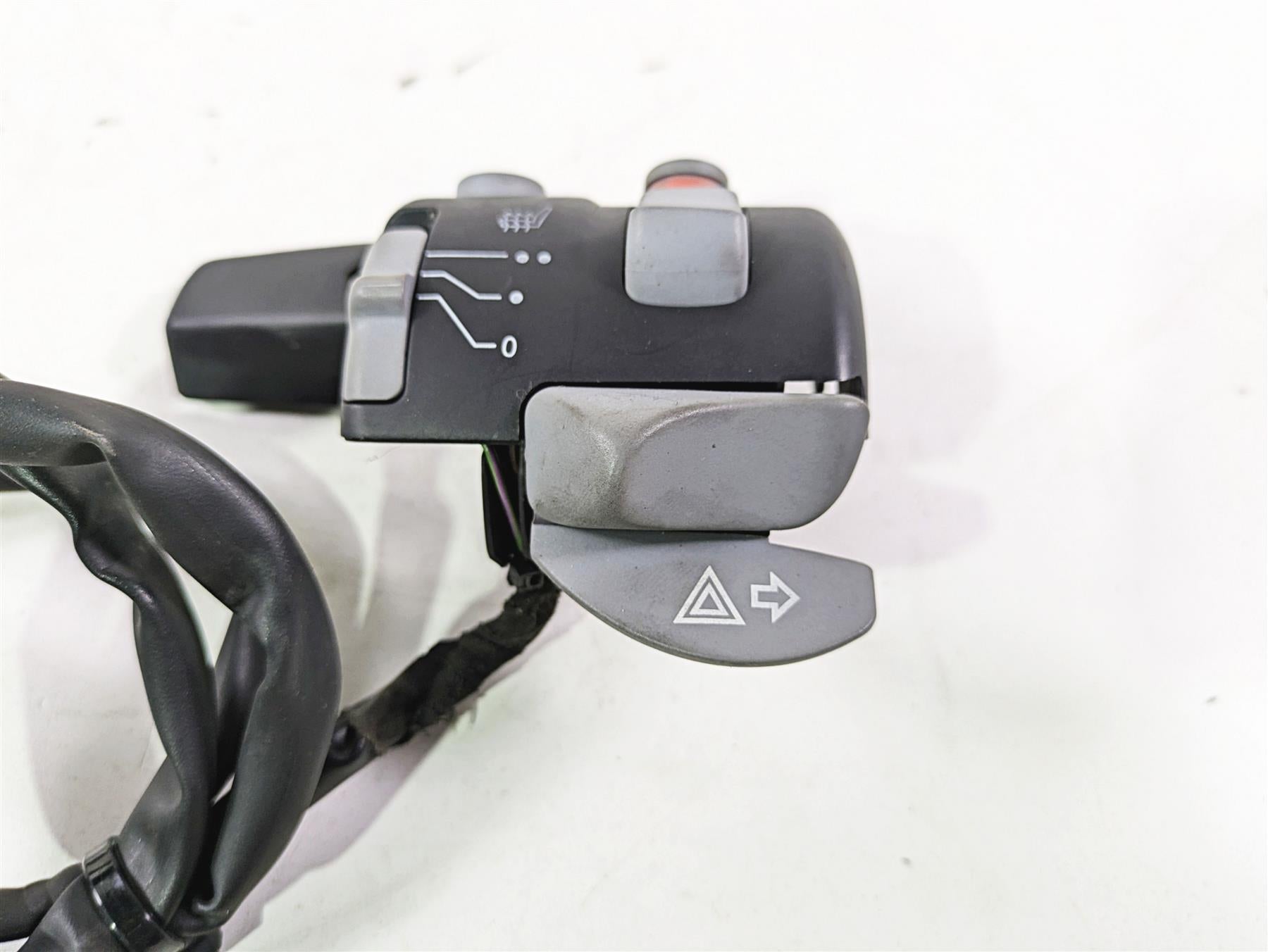 2009 BMW R1200RT K26 Right Hand Heat Control Switch 61317708340 {{ shop.shopifyCountryName }} - Mototech271