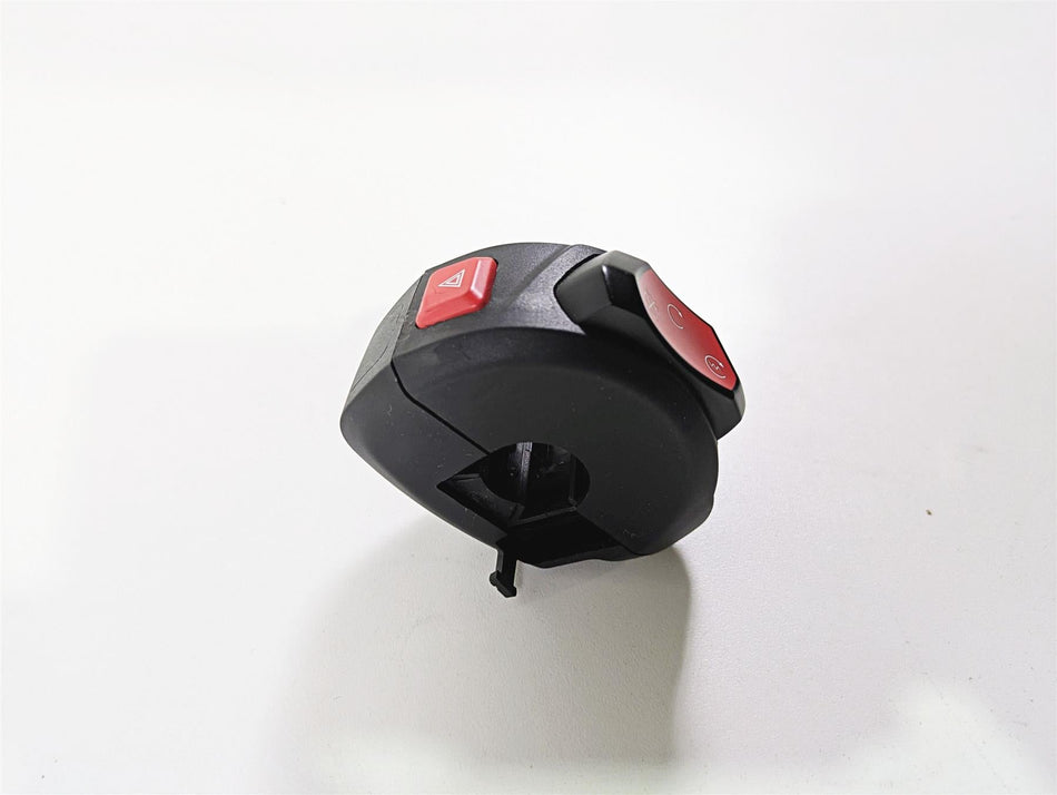 2024 Triumph Tiger 900 GT Right Hand Start Stop Control Switch T2044829 {{ shop.shopifyCountryName }} - Mototech271