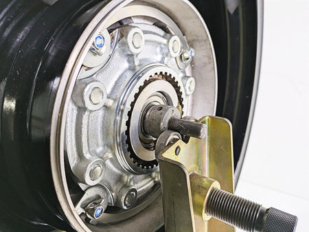 2016 Suzuki M109R VZR1800 Boulevard Straight 18 x8.5 Rear Wheel 64100-48820-019 {{ shop.shopifyCountryName }} - Mototech271