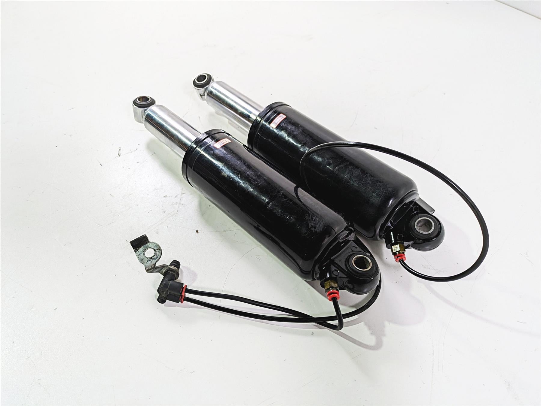 2010 Harley Touring FLHX Street Glide Rear Air Shock Damper Set 13