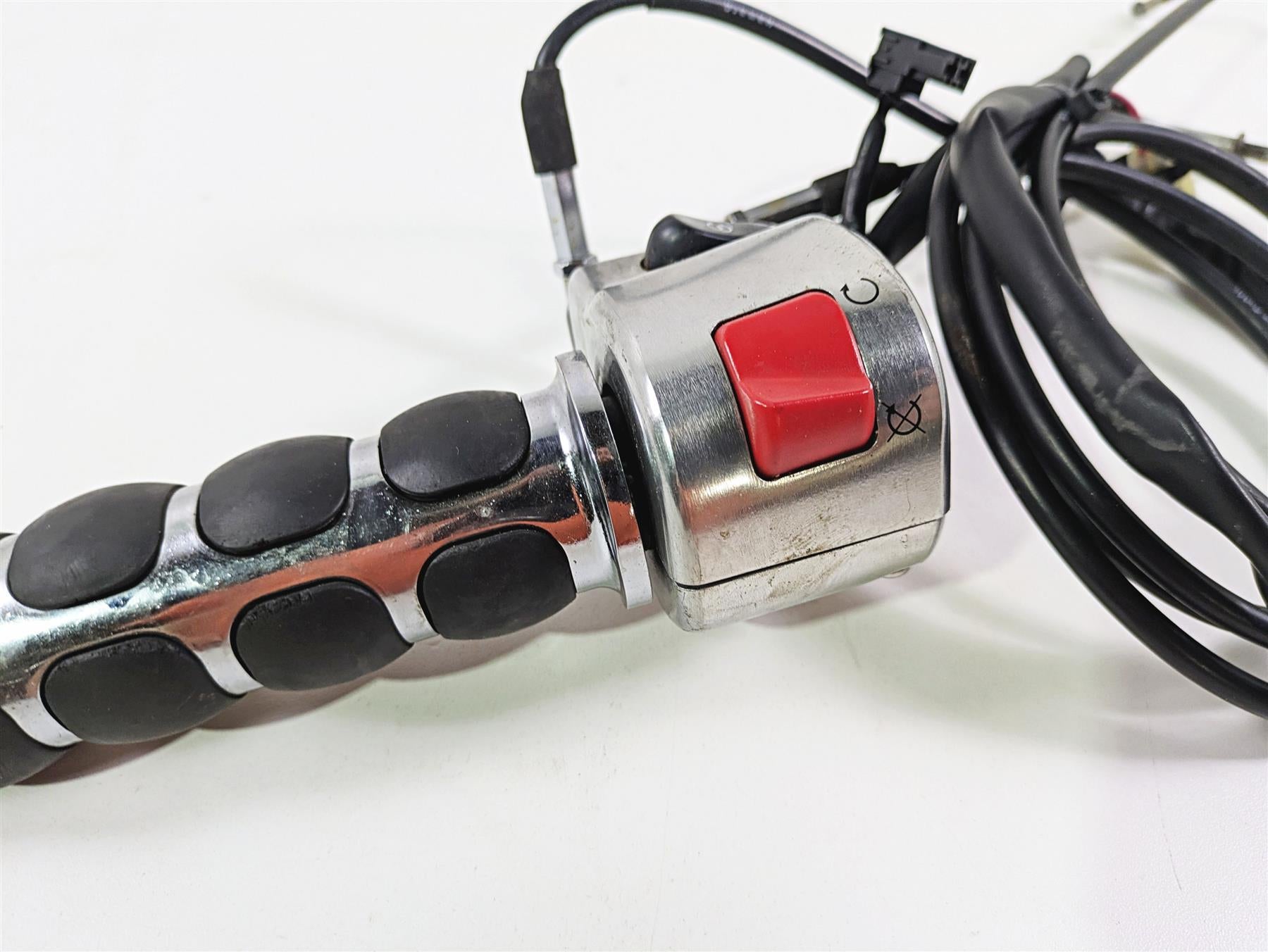 2008 Kawasaki VN1600 Vulcan Nomad Right Hand Throttle Control Switch 46091-0078 {{ shop.shopifyCountryName }} - Mototech271