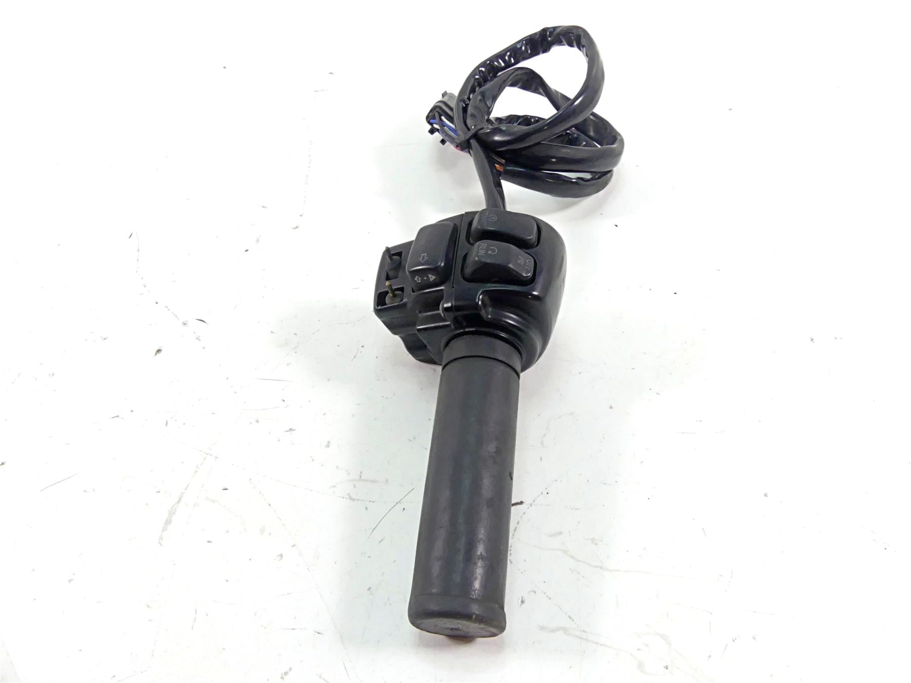 2011 Harley Touring FLTRX Road Glide Right Hand Control Switch -Read 71684-06A {{ shop.shopifyCountryName }} - Mototech271