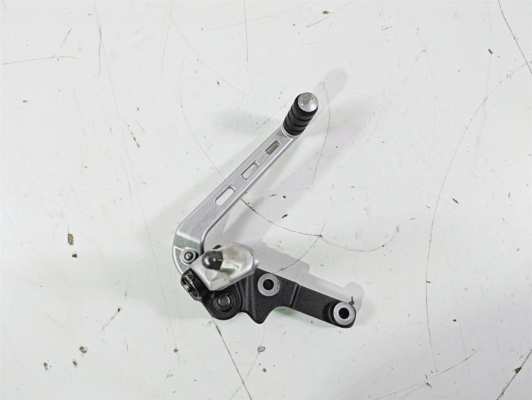 2019 Triumph Speed Triple RS 1050 Front Left Footpeg & Shifter READ T2081737 {{ shop.shopifyCountryName }} - Mototech271