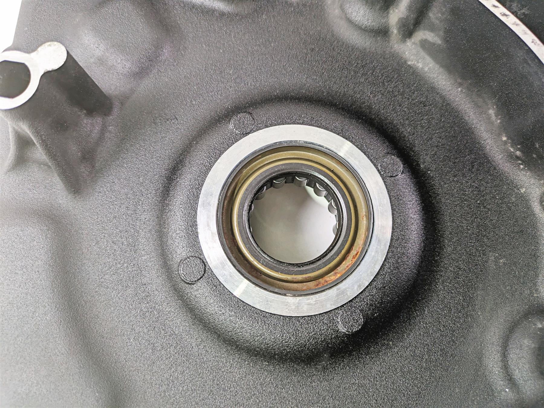 2016 Harley FXDF Dyna Fat Bob Inner Primary Drive Clutch Cover 60681-06C {{ shop.shopifyCountryName }} - Mototech271
