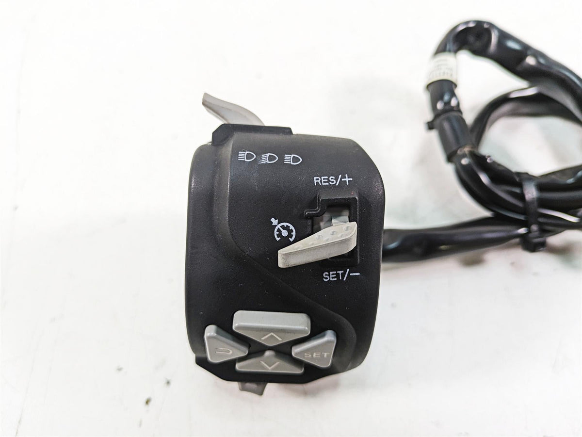 2020 KTM 1290 Super Adventure R Left Hand Turn Signal Control Switch 61411170100 {{ shop.shopifyCountryName }} - Mototech271