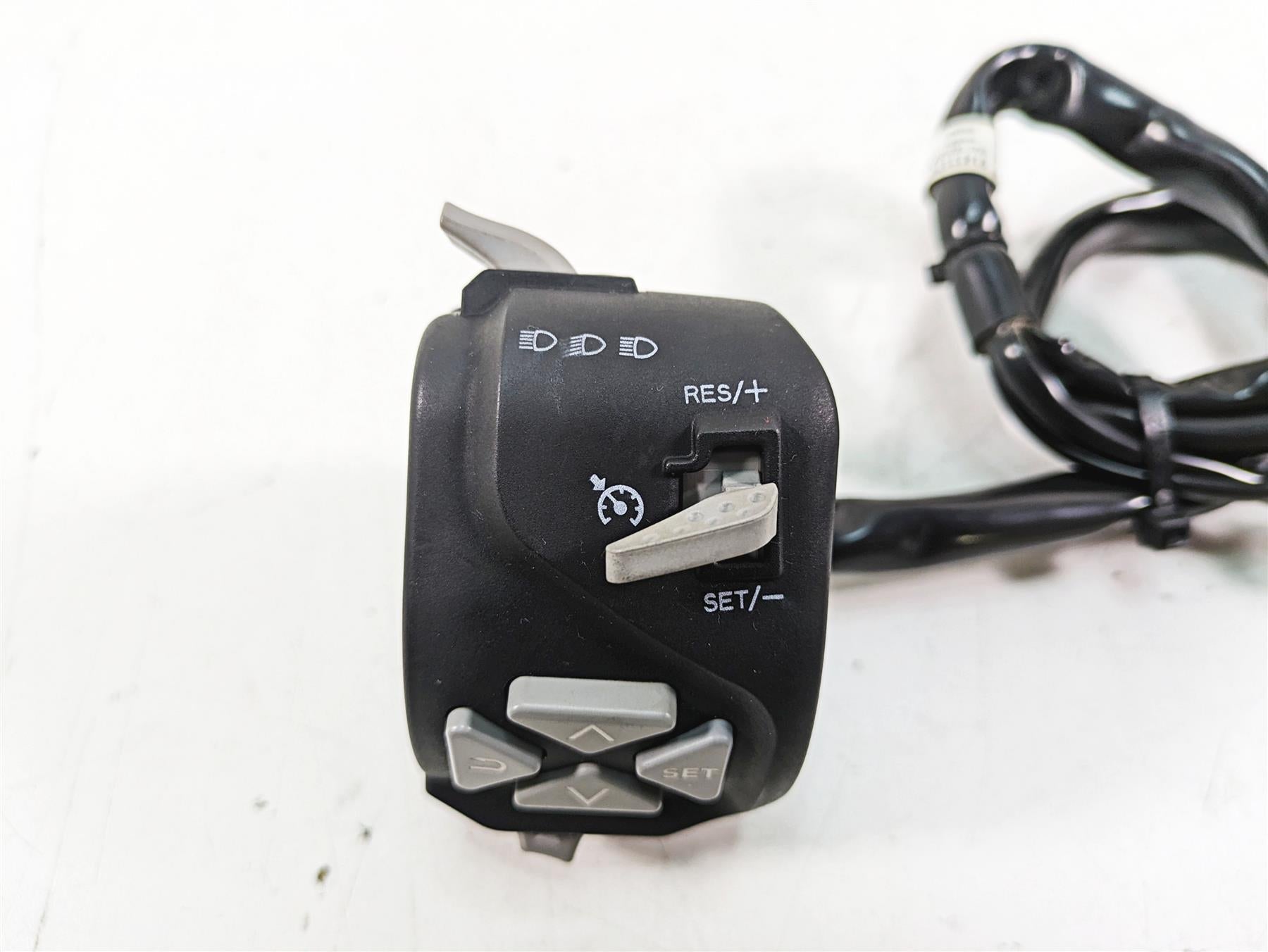 2020 KTM 1290 Super Adventure R Left Hand Turn Signal Control Switch 61411170100 {{ shop.shopifyCountryName }} - Mototech271