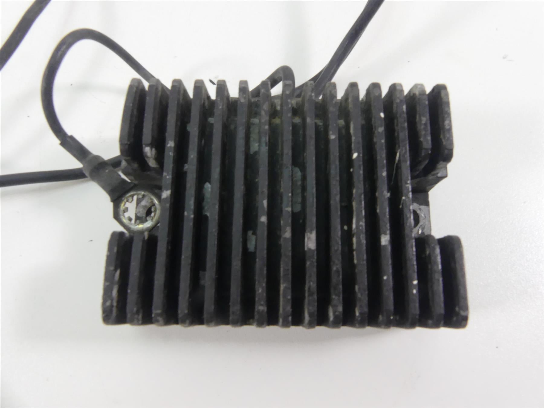 1999 Harley Dyna FXDS Convertible Rectifier Voltage Regulator 74518-99A {{ shop.shopifyCountryName }} - Mototech271