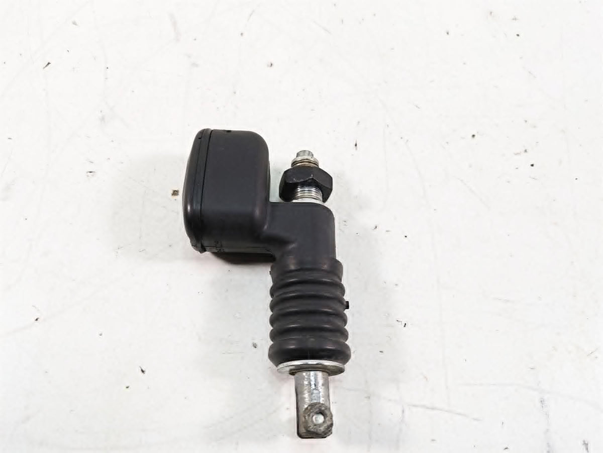 2013 Harley Softail FLSTFB Fat Boy Lo Rear Brake Master Cylinder -Read 41767-05E {{ shop.shopifyCountryName }} - Mototech271