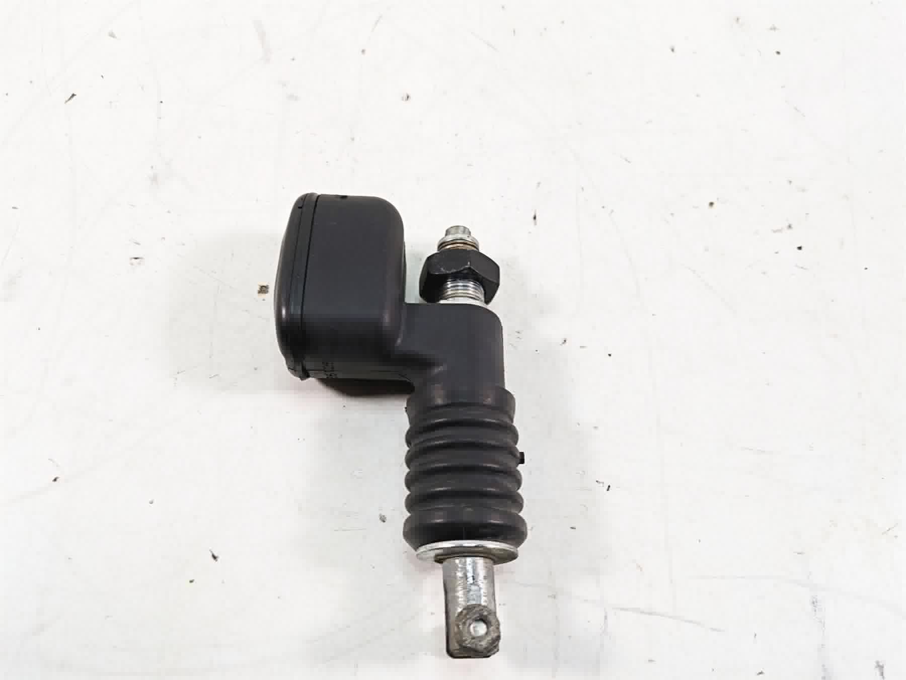 2013 Harley Softail FLSTFB Fat Boy Lo Rear Brake Master Cylinder -Read 41767-05E {{ shop.shopifyCountryName }} - Mototech271