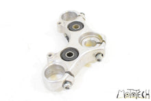 Load image into Gallery viewer, 1996 Harley XLH1200 XLH 1200 Sportster Upper Triple Tree Steering Clamp 45739-87 | Mototech271
