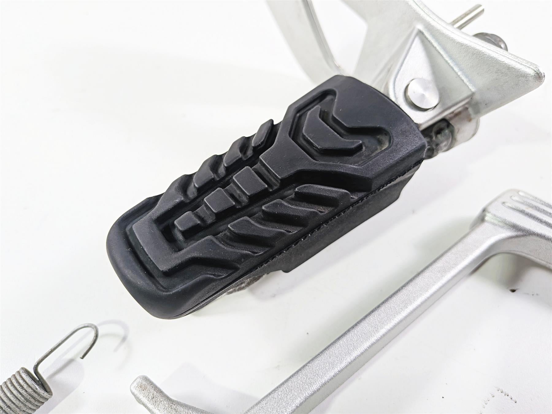 2016 BMW R1200RT RT RTW K52 Right Foot Peg & Brake Pedal 46718535642 46718560382 {{ shop.shopifyCountryName }} - Mototech271