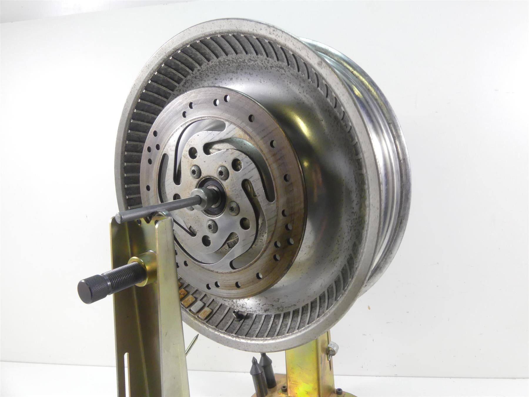 2002 Harley Softail FXSTDI Deuce Straight Rear Wheel Rim 17x4.5 41074-00 {{ shop.shopifyCountryName }} - Mototech271