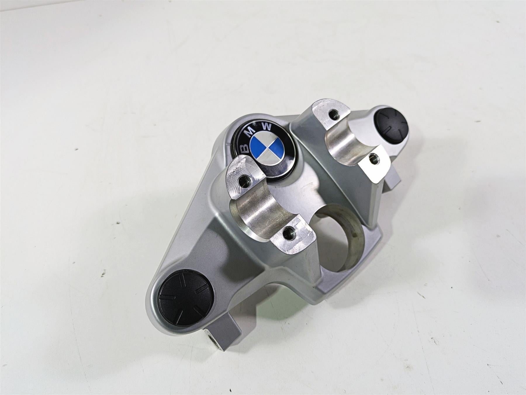 2012 BMW R1200R K27 Upper Triple Tree Steering Clamp 31427727249 7728078 {{ shop.shopifyCountryName }} - Mototech271