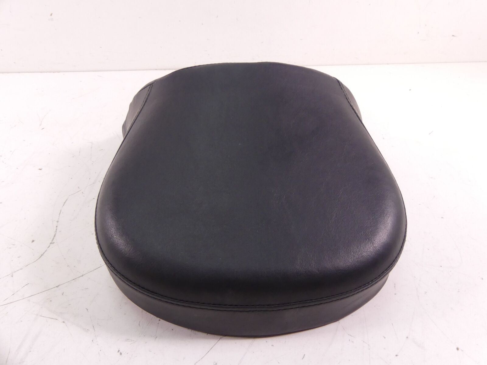 2009 Harley VRSCAW V-Rod Rear Passenger Seat Saddle - Nice 52387-07 {{ shop.shopifyCountryName }} - Mototech271