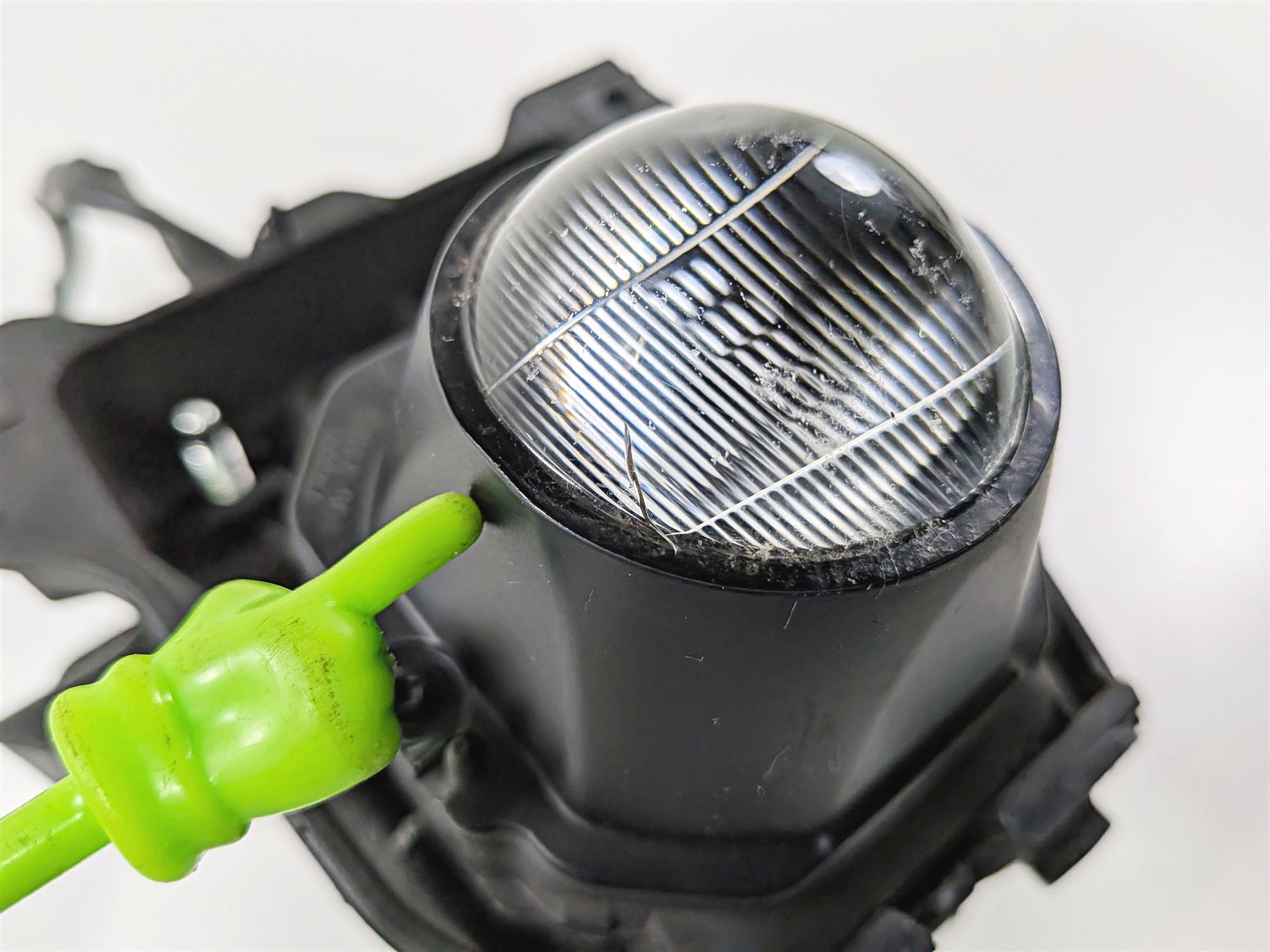2025 Yamaha YZF R7 Headlight Head Light Lamp Lens - Read BEB-84300-03-00 {{ shop.shopifyCountryName }} - Mototech271